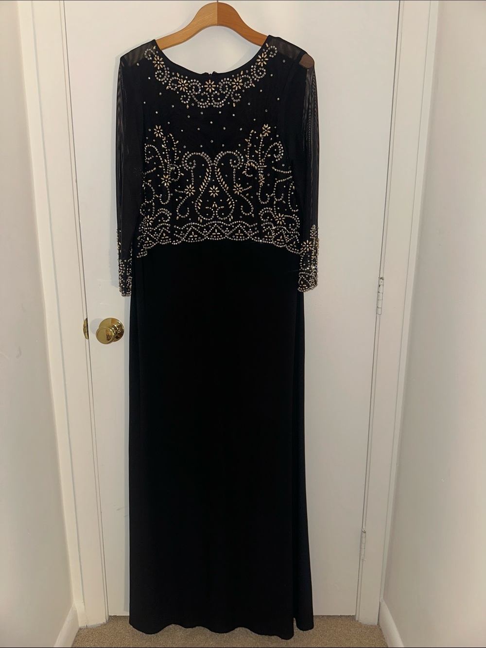 Elegant Black Evening Gown with Gold Embellishment